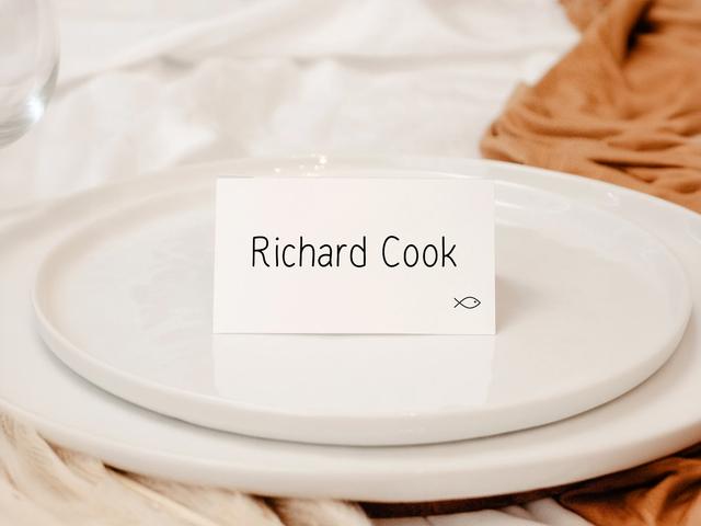 Elevate your table settings with these elegant and minimalist place cards. Perfect for any formal event, each card clearly displays the guest’s name, adding a personal touch to every seat. Simple yet sophisticated, these cards blend seamlessly with any decor, making them ideal for weddings, banquets, or special gatherings.